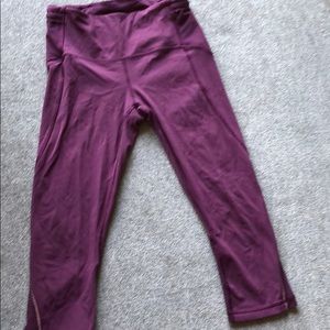 LULULEMON burgundy crops, size 4